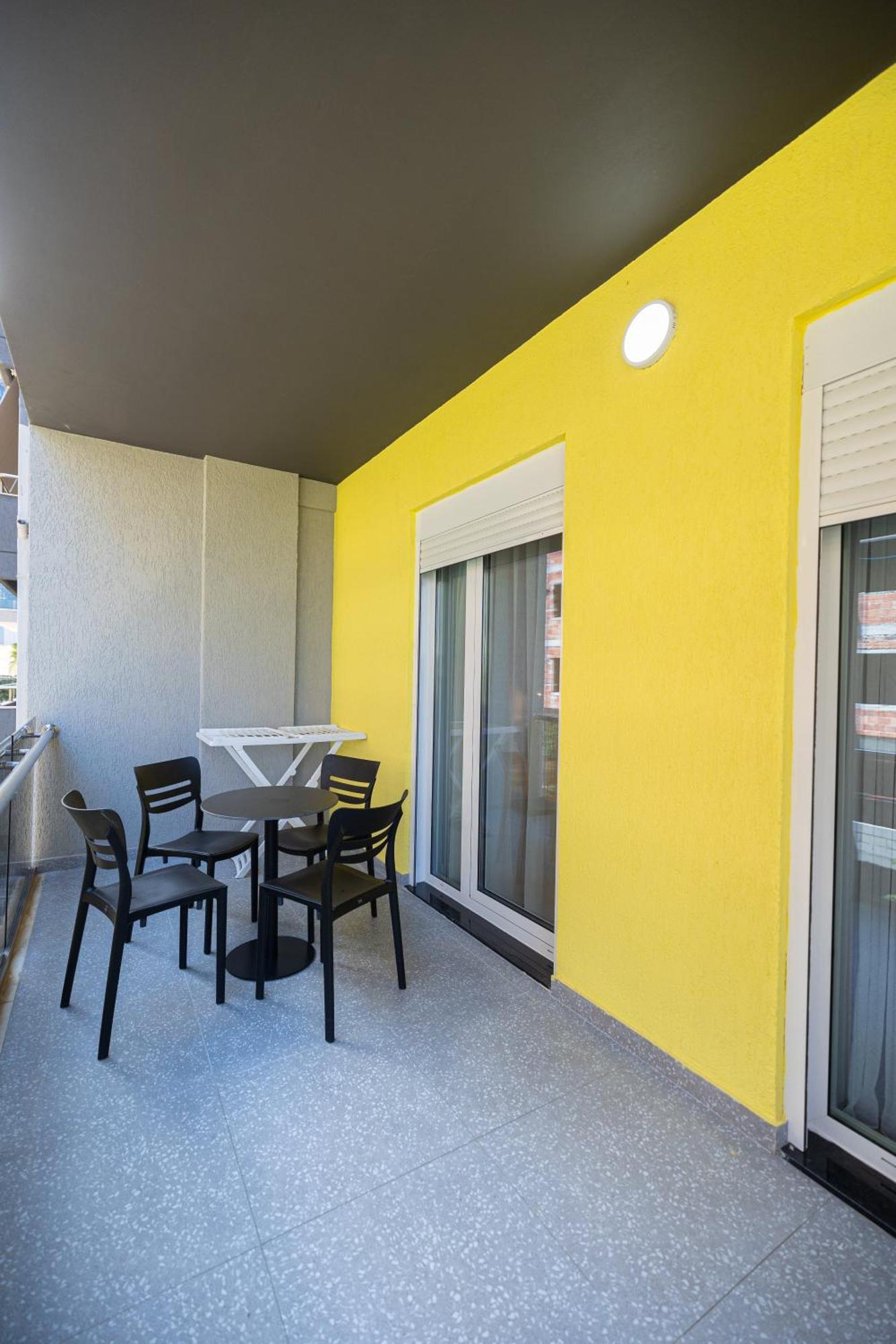 Diora'S Hotel And Apartments Vlorë Exterior foto